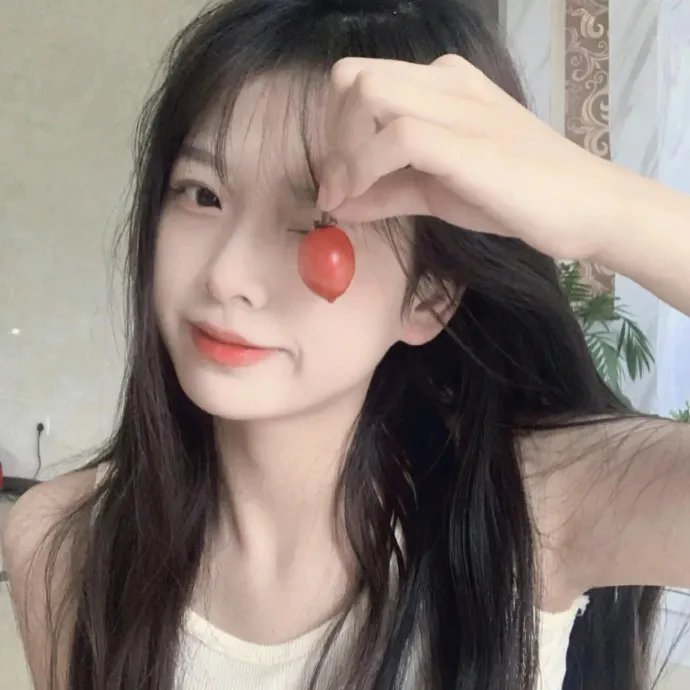 咖啡馆里的女孩